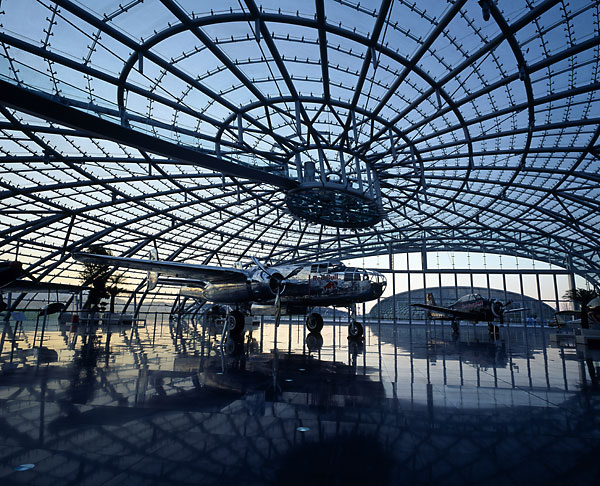hangar707.jpg