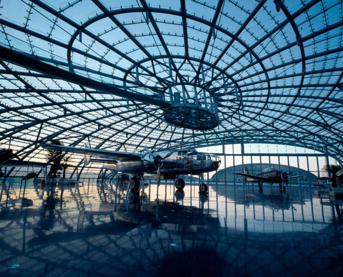 Red_Bull_Hangar_7-architecture-kontaktmag-07