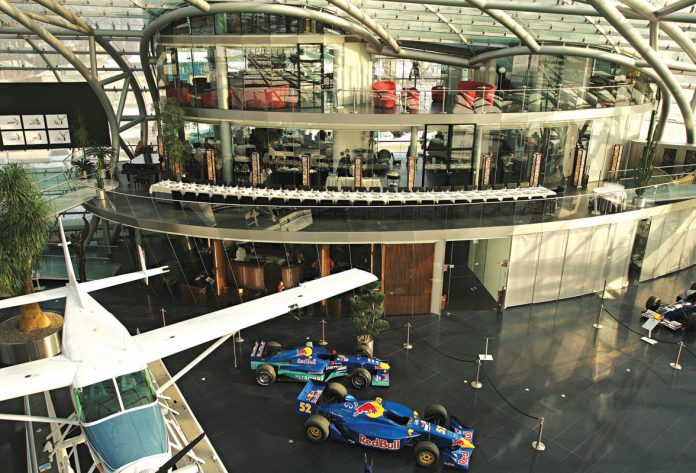 Red_Bull_Hangar_7-architecture-kontaktmag-20