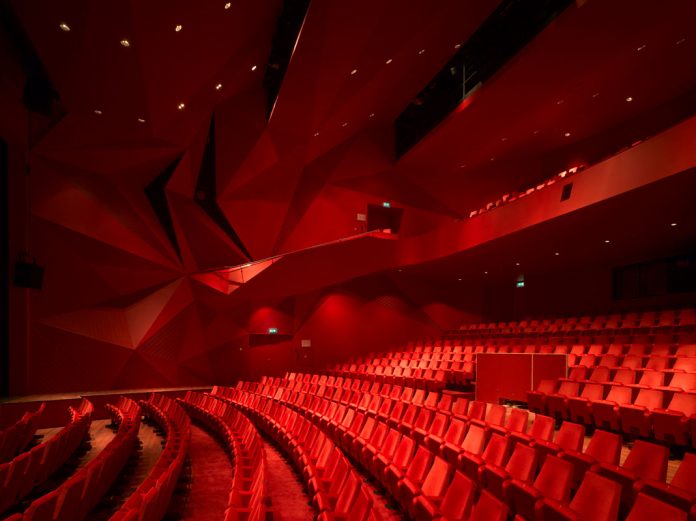 Theater_Agora-architecture-kontaktmag-04